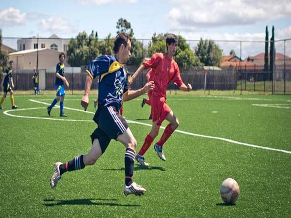 Overlap trong bóng đá là gì? Các loại Overlap trong thi đấu - Cửa hàng Anime